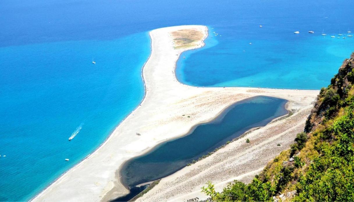 La Casetta Di Simo A Pochi Minuti Dal Mare Falcone Exterior photo