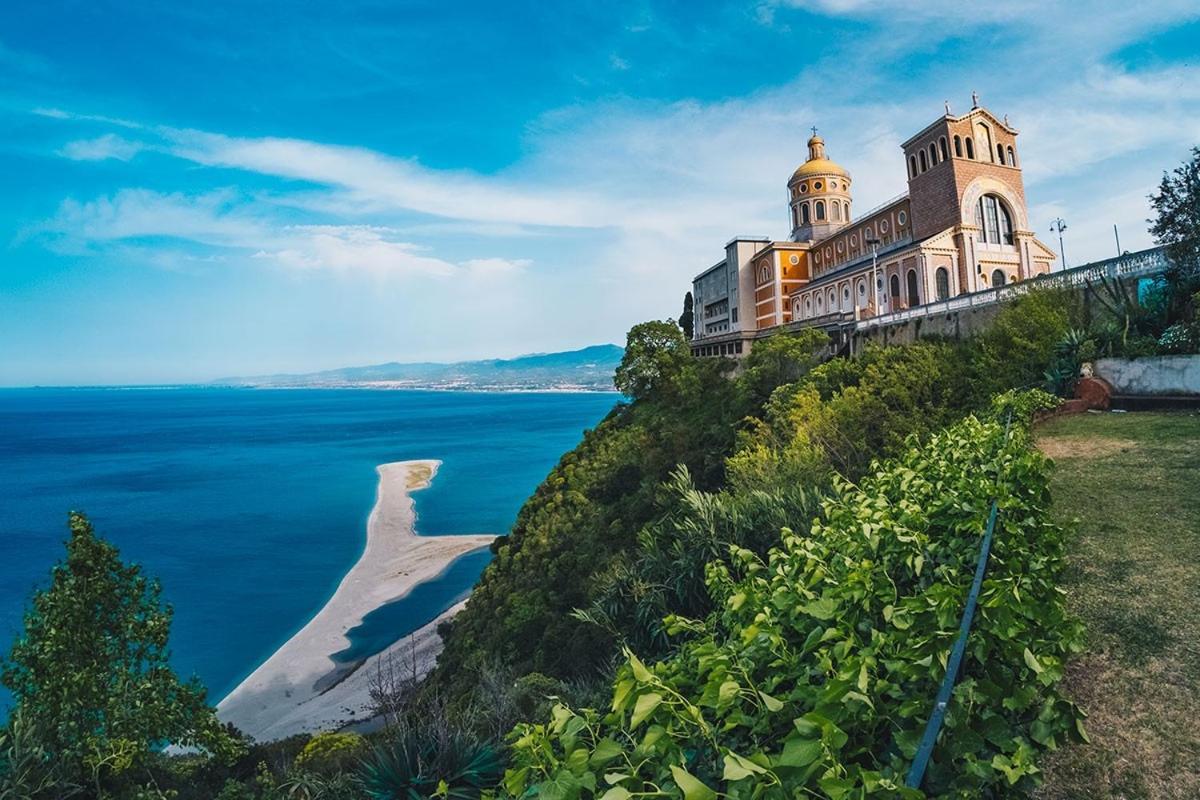 La Casetta Di Simo A Pochi Minuti Dal Mare Falcone Exterior photo